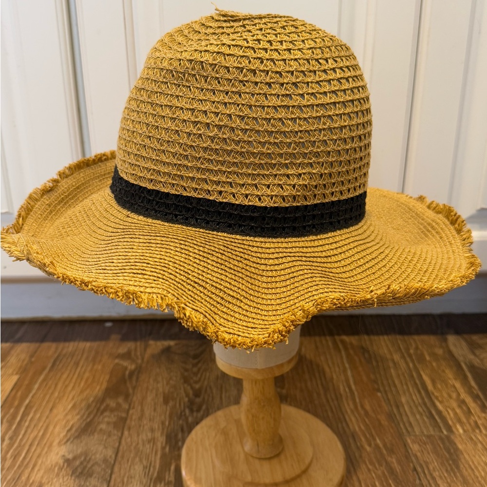 Target tan straw brimmed hat black trim - Picture 3 of 14